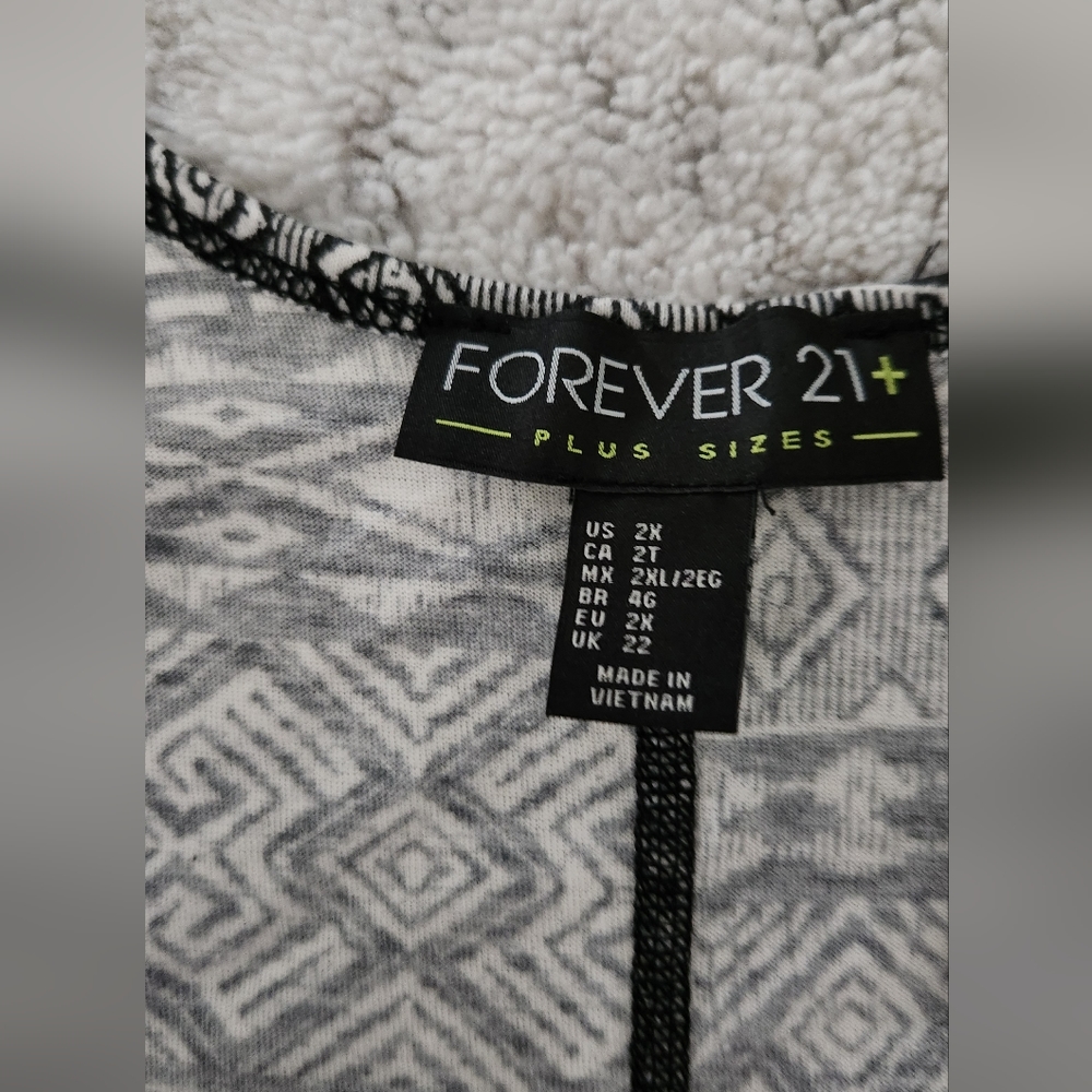 FINAL PRICE!! NWT! FOREVER 21 TANK TOP ! - Picture 4 of 4